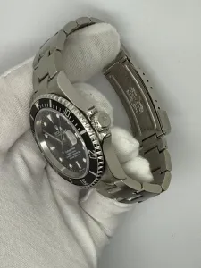 Rolex Submariner Date 40mm Stainless Steel Oyster Bracelet Reference 16610 2004