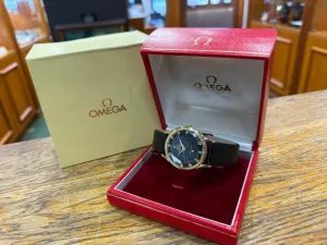 Omega Constellation De Luxe 33.5mm 18ct Gold Black Pie Pan Dial Reference 2700SC – Vintage Box – 1952