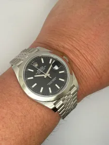 Rolex Oyster Perpetual Datejust 41mm Stainless Steel Jubilee Bracelet Reference 126300 – Full Set – 2025